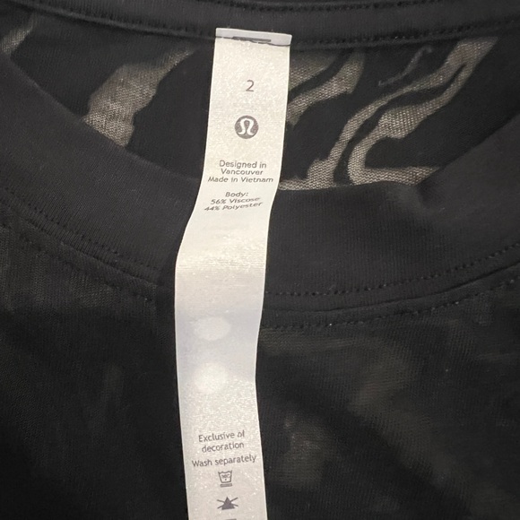 Lululemon mesh tank - Picture 2 of 3